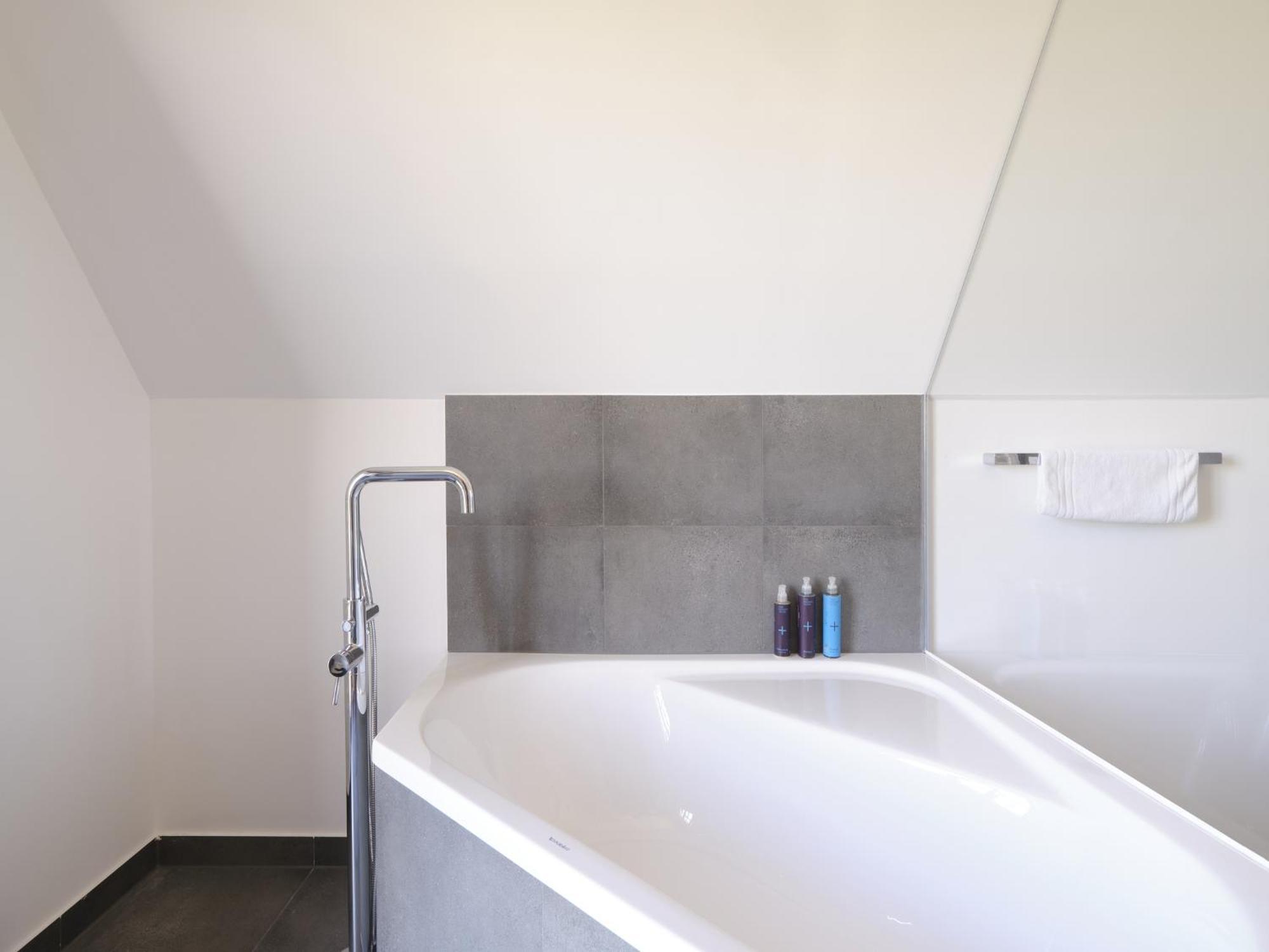 Reetland Am Meer - Luxusplus Reetdachvilla Mit 4 Schlafzimmern, Aussensauna, Loungebereich Und Kamin G07 Дранске Екстер'єр фото